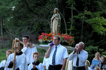 Rosary_Procession_04_S