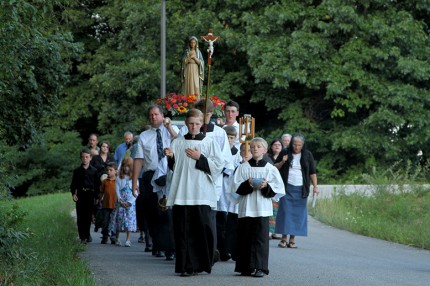 Rosary_Procession_05_S