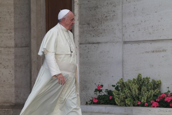 Pope_Francis_departs_the_Vaticans_Synod_Hall_on_Oct_16_2014_Credit_Bohumil_Petrik_CNA_CNA_10_16_14